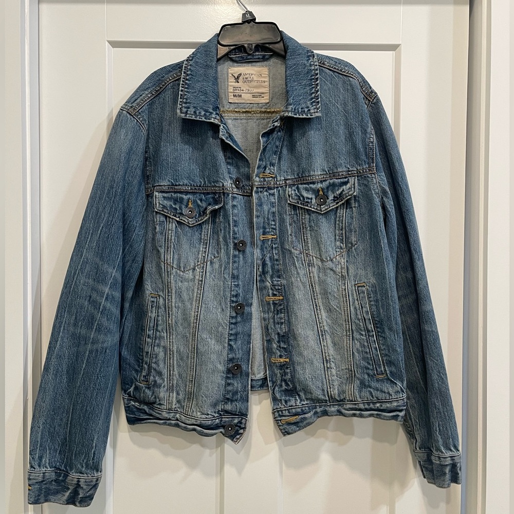 American Eagle Jean Jacket Size M